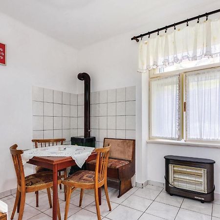 1 Bedroom Beautiful Apartment In باكار المظهر الخارجي الصورة