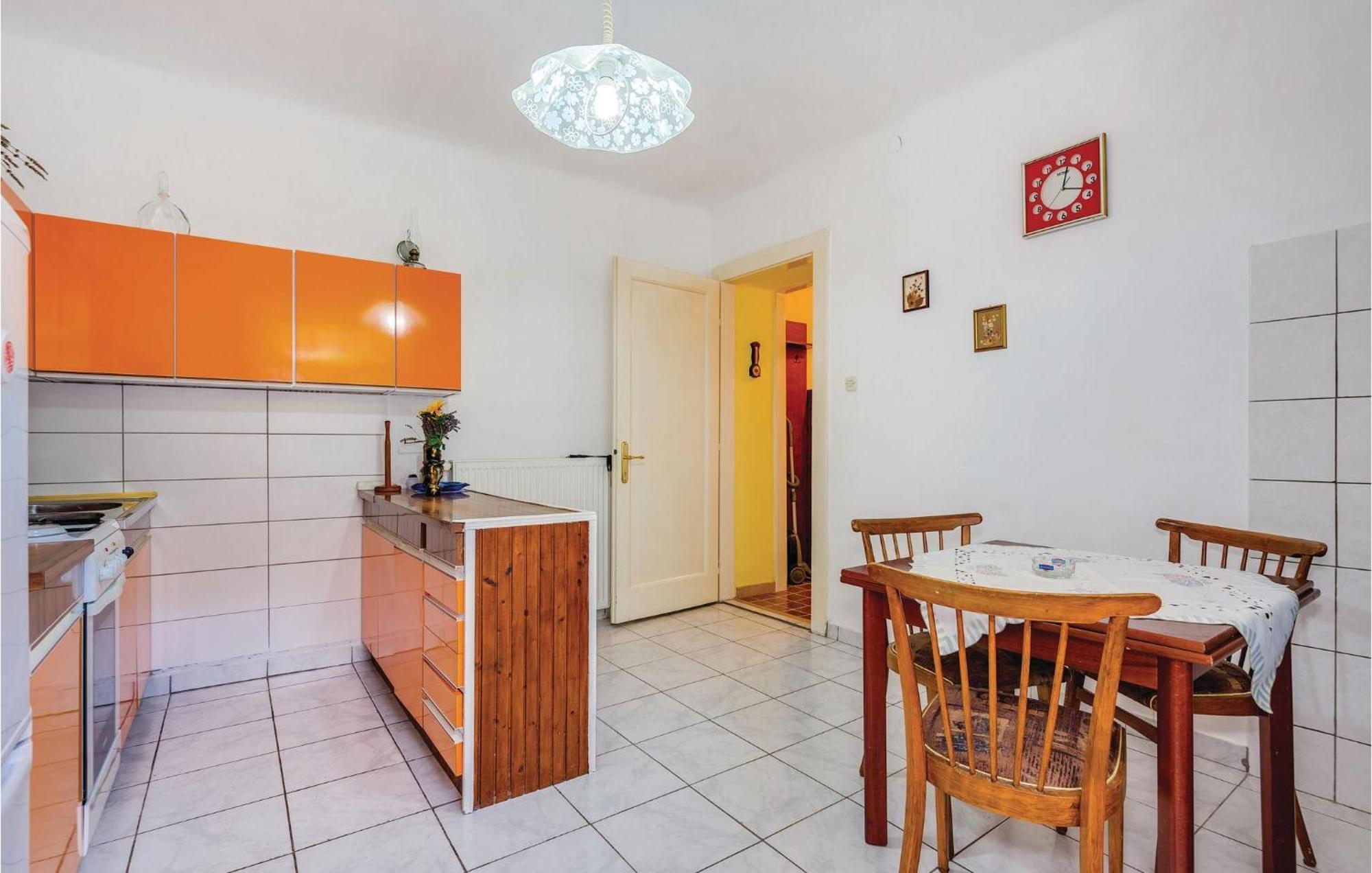 1 Bedroom Beautiful Apartment In باكار المظهر الخارجي الصورة